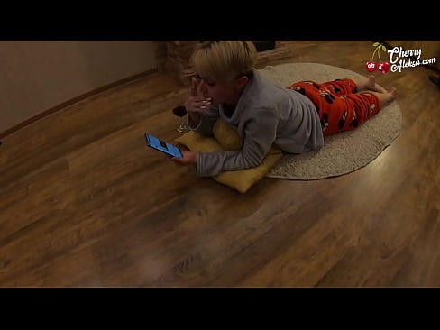 ❤️ Loira Louca a Chupar Pila Enorme a Chupar e a Saltar sobre ela - Sexo Anal ❤ Sexo de qualidade em nós ☑