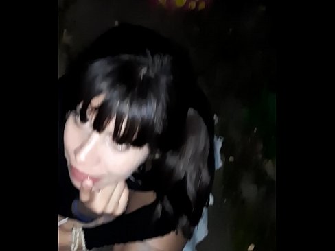 ❤️ Na rua, o pénis inchado em troca de doces ❤ Sexo de qualidade em nós ☑